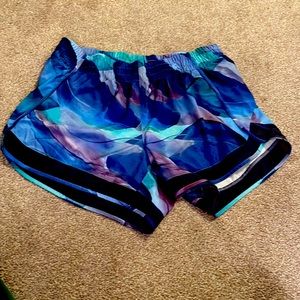 Athleta Printed Mesh Racer Run Short 4”